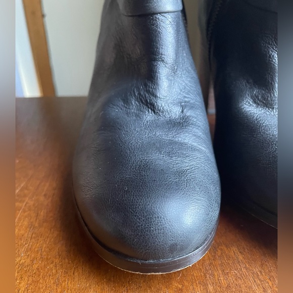 Cole Haan Nike Air 9.5 black leather booties w/ Stacked Heel - Picture 4 of 13